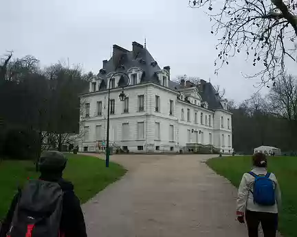 2018_01_07-09_56_40 Château de Villiers, ancienne propriété des Kühlmann, qui cédèrent 7 hectares aux Savoye pour y construire leur villa
